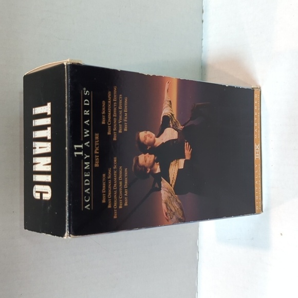 Paramount Titanic (1997) Box Set of 2 VHS Tapes - Picture 3 of 11